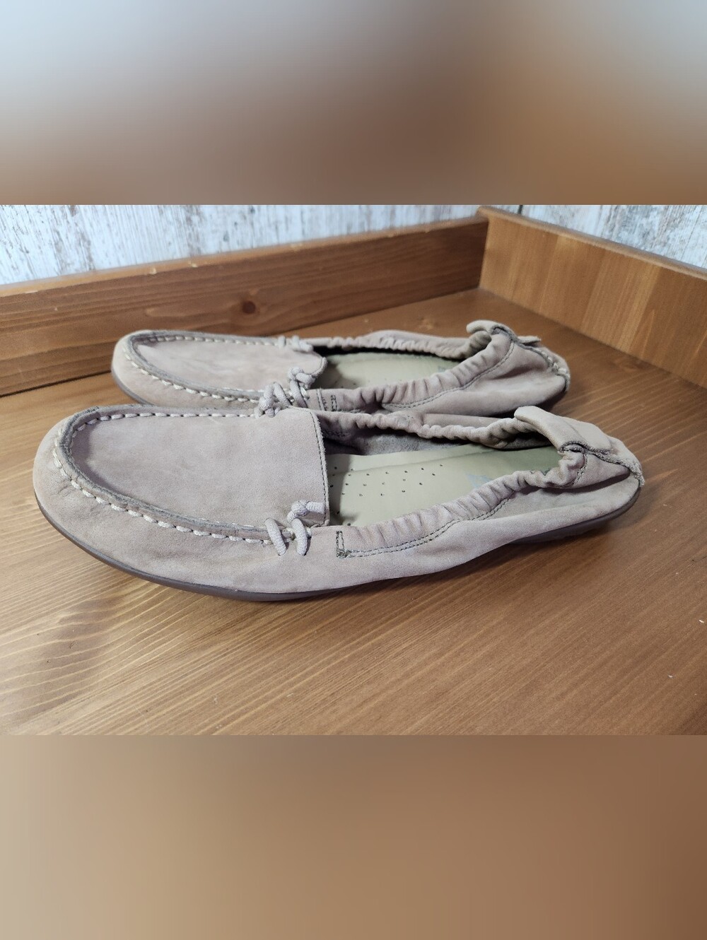 Hush Puppies HPO2Flex Suede Moccasin Loafer Women's Light Taupe Size 10
